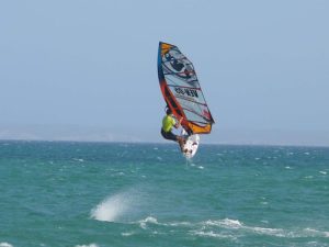 Salto de Windsurfista Playa El Yaque